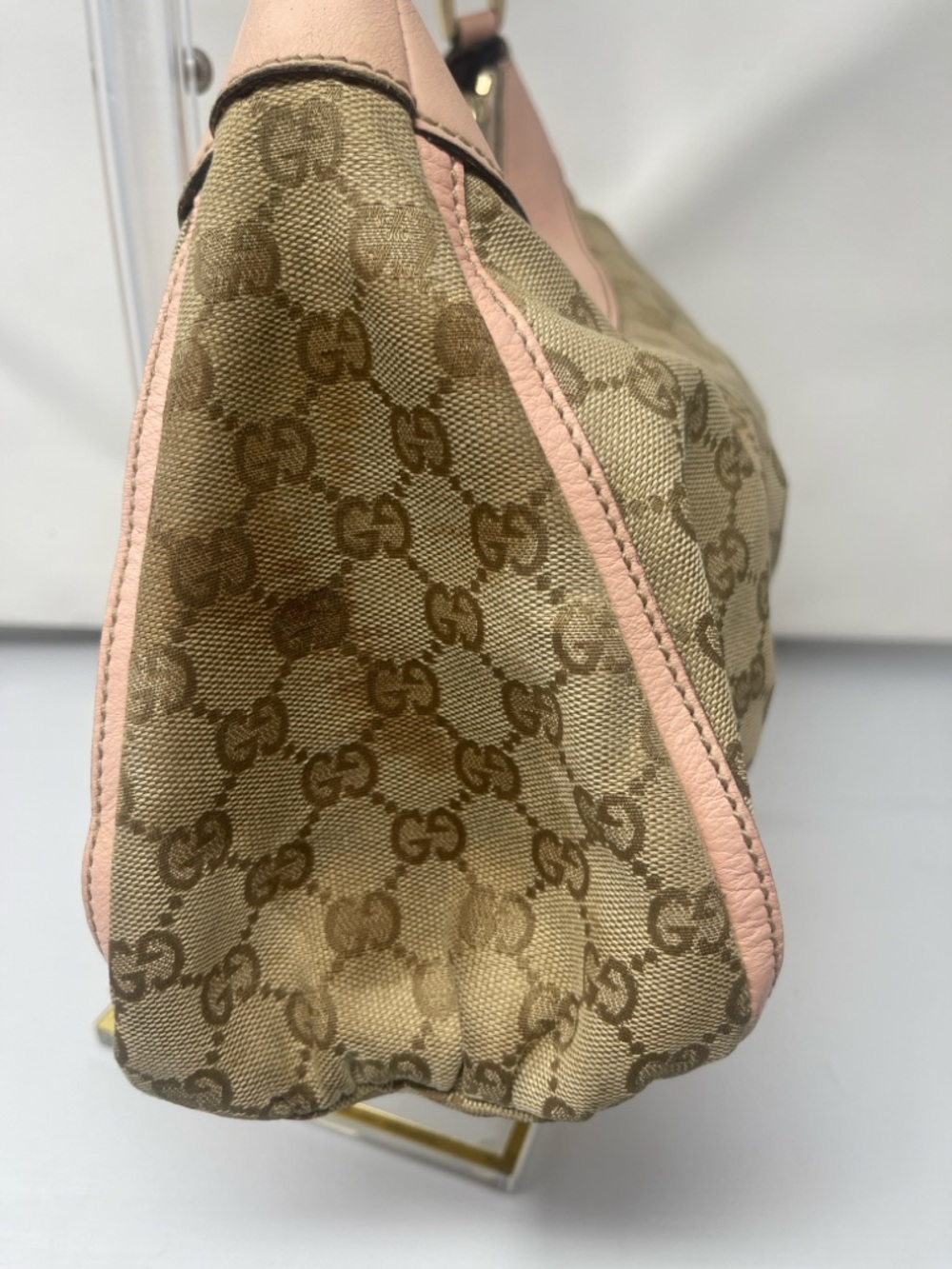 Gucci Beige Signature Canvas Shoulder Bag with Pink Trim - Picture 7 of 14
